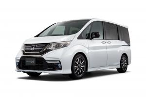Honda Stepwgn V (правый руль) 2015-2021 (2 ряд диван) 3 ряда*