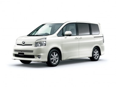Коврики из экокожи 3D  Toyota Voxy II R70 (2007-2013)(7 мест) комплектация с салазками и проходом*